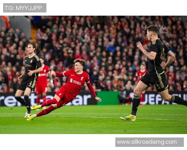 利物浦足球队精彩瞬间回顾与经典照片分享
